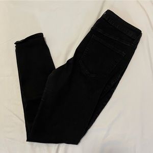 Black Old Navy size 8 rockstar skinny jeans